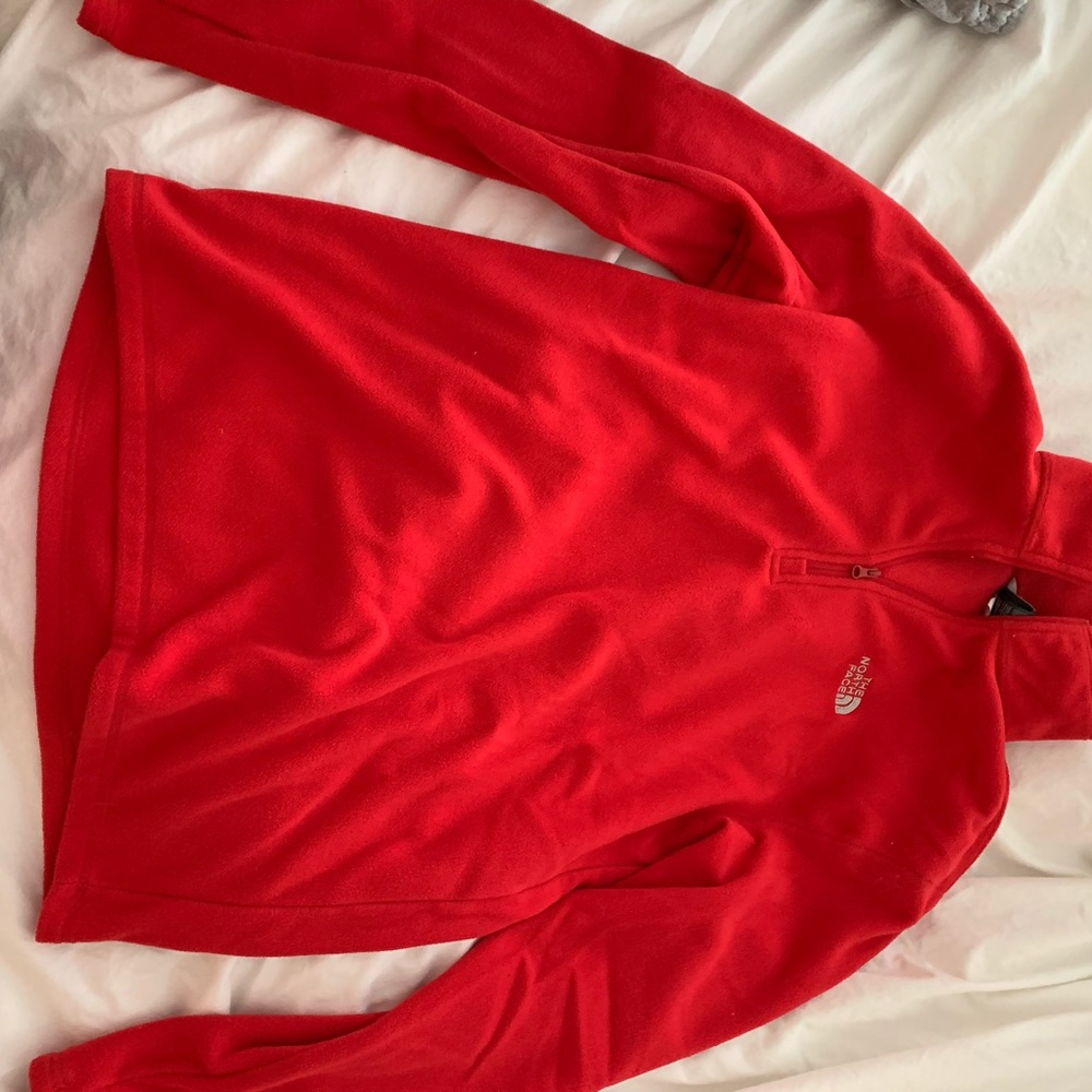 red fleece north face pullover men’s small